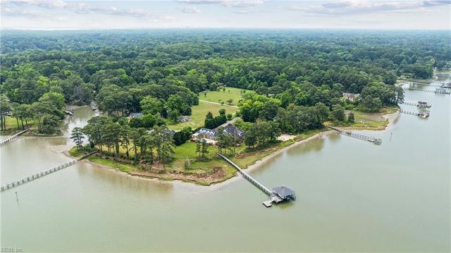 220 Olde Pond LN, Yorktown, VA 23693