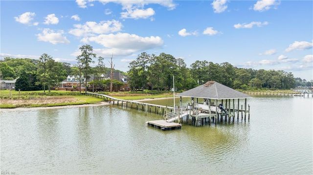 220 Olde Pond LN, Yorktown, VA 23693
