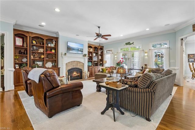 220 Olde Pond LN, Yorktown, VA 23693
