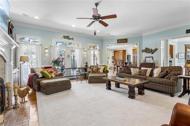 220 Olde Pond LN, Yorktown, VA 23693