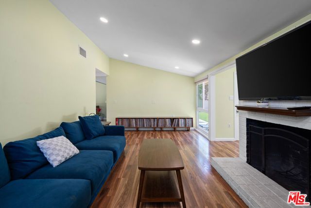 3490 E La Jara Street, Long Beach, CA 90805