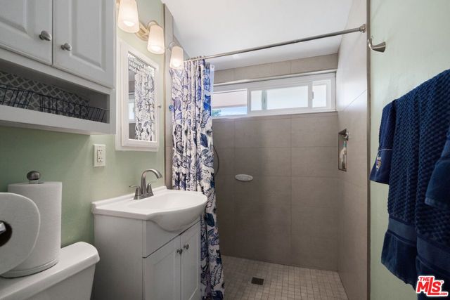 3490 E La Jara Street, Long Beach, CA 90805