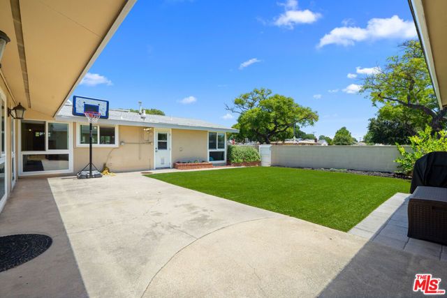 3490 E La Jara Street, Long Beach, CA 90805