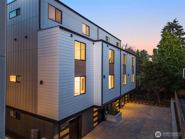 1912 B Ferry Avenue SW, Seattle, WA 98116