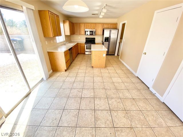 5828 Fern Gully Way, North Las Vegas, NV 89031