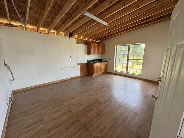 600 E Melville Drive, Crosby, TX 77532