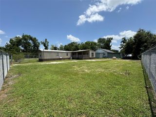 600 E Melville Drive, Crosby, TX 77532