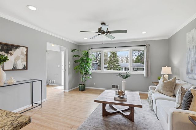 4504 Andover Road, Edina, MN 55435