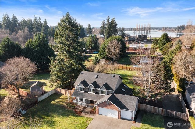 2208 215th Ave East, Lake Tapps, WA 98391