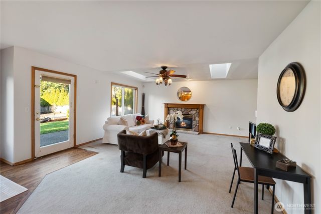 2208 215th Ave East, Lake Tapps, WA 98391