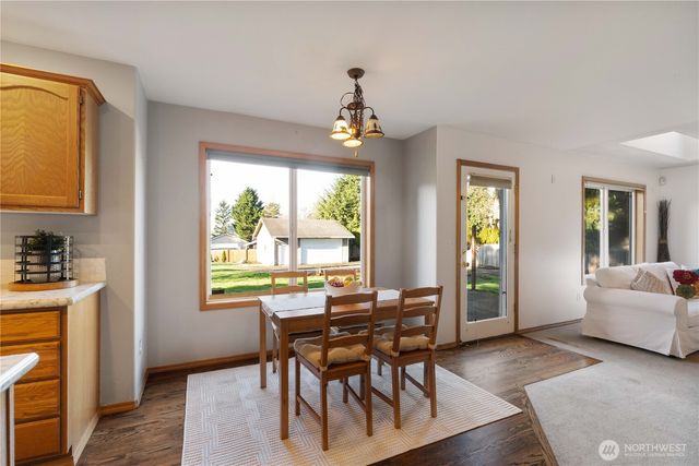 2208 215th Ave East, Lake Tapps, WA 98391