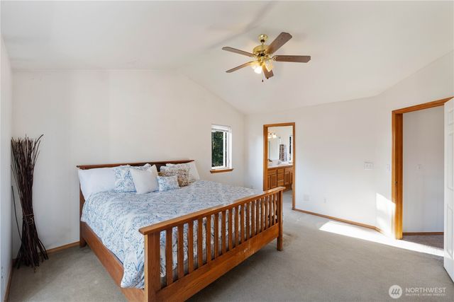 2208 215th Ave East, Lake Tapps, WA 98391