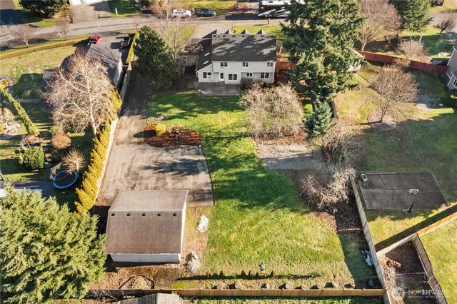 2208 215th Ave East, Lake Tapps, WA 98391