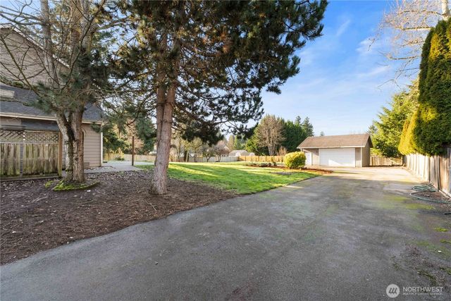 2208 215th Ave East, Lake Tapps, WA 98391