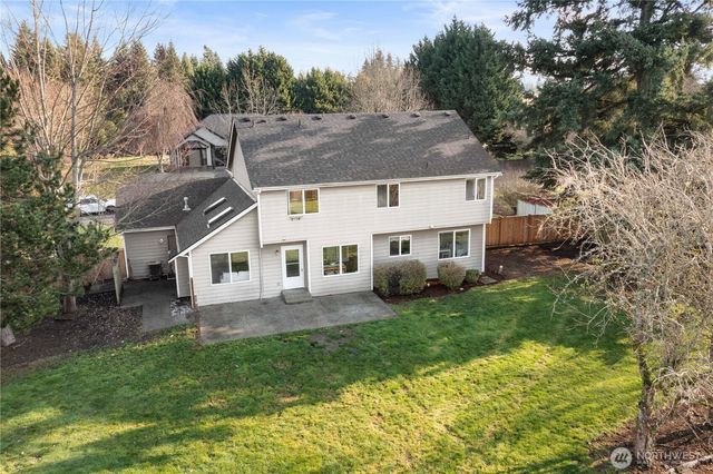 2208 215th Ave East, Lake Tapps, WA 98391