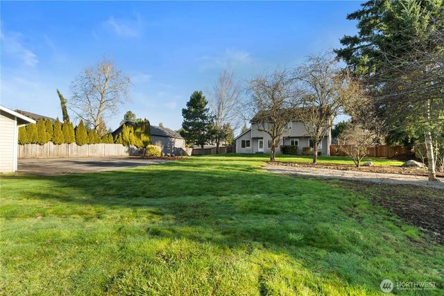 2208 215th Ave East, Lake Tapps, WA 98391