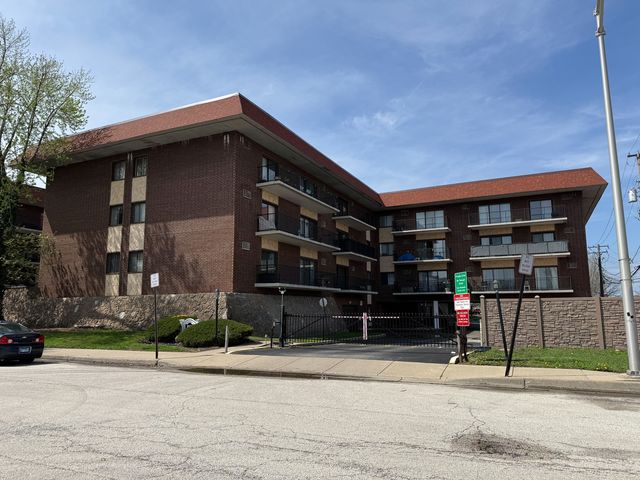 9520 Mayfield Avenue 212, Oak Lawn, IL 60453