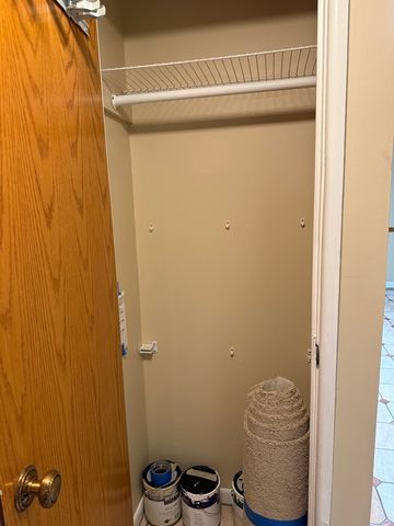 9520 Mayfield Avenue 212, Oak Lawn, IL 60453