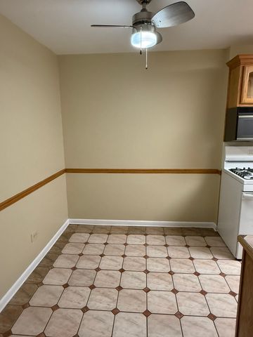 9520 Mayfield Avenue 212, Oak Lawn, IL 60453