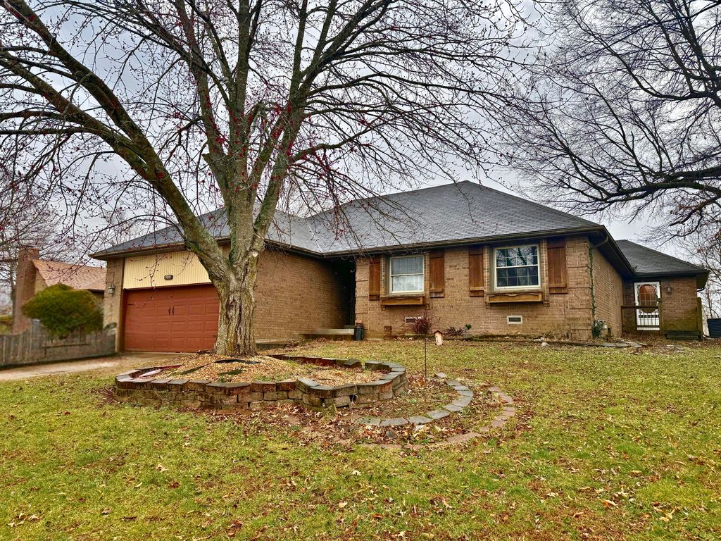 908 Domino Court, Nixa, MO 65714