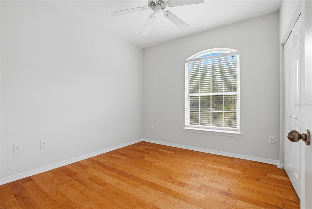 Image 11 of property listing at 9916 COURTNEY PALMS BOULEVARD 302, Tampa, FL 33619