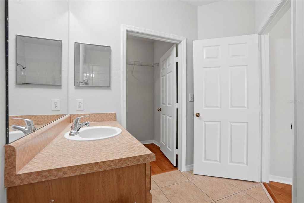 Image 12 of property listing at 9916 COURTNEY PALMS BOULEVARD 302, Tampa, FL 33619