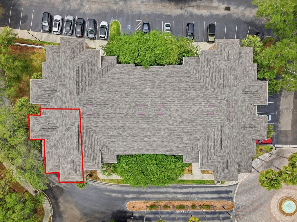 Image 36 of property listing at 9916 COURTNEY PALMS BOULEVARD 302, Tampa, FL 33619
