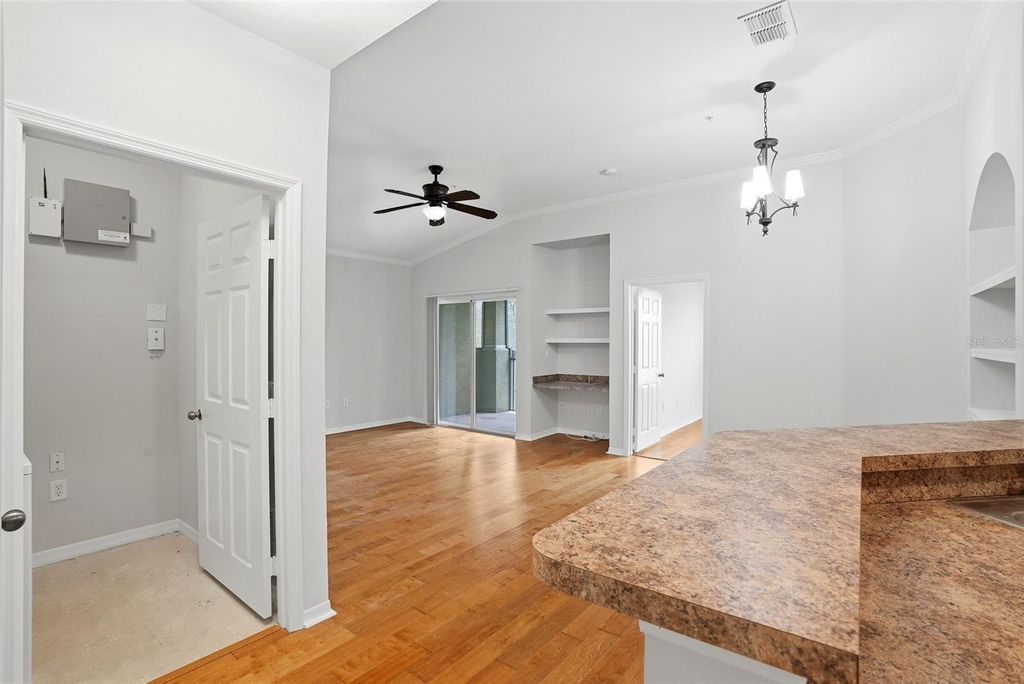 Image 6 of property listing at 9916 COURTNEY PALMS BOULEVARD 302, Tampa, FL 33619