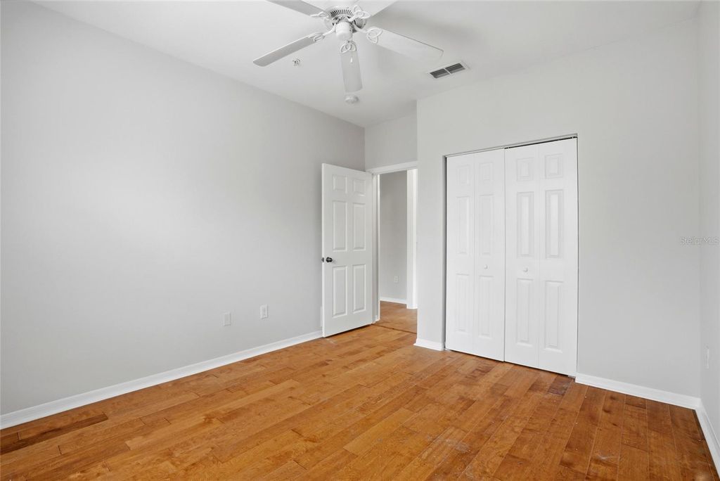 Image 7 of property listing at 9916 COURTNEY PALMS BOULEVARD 302, Tampa, FL 33619