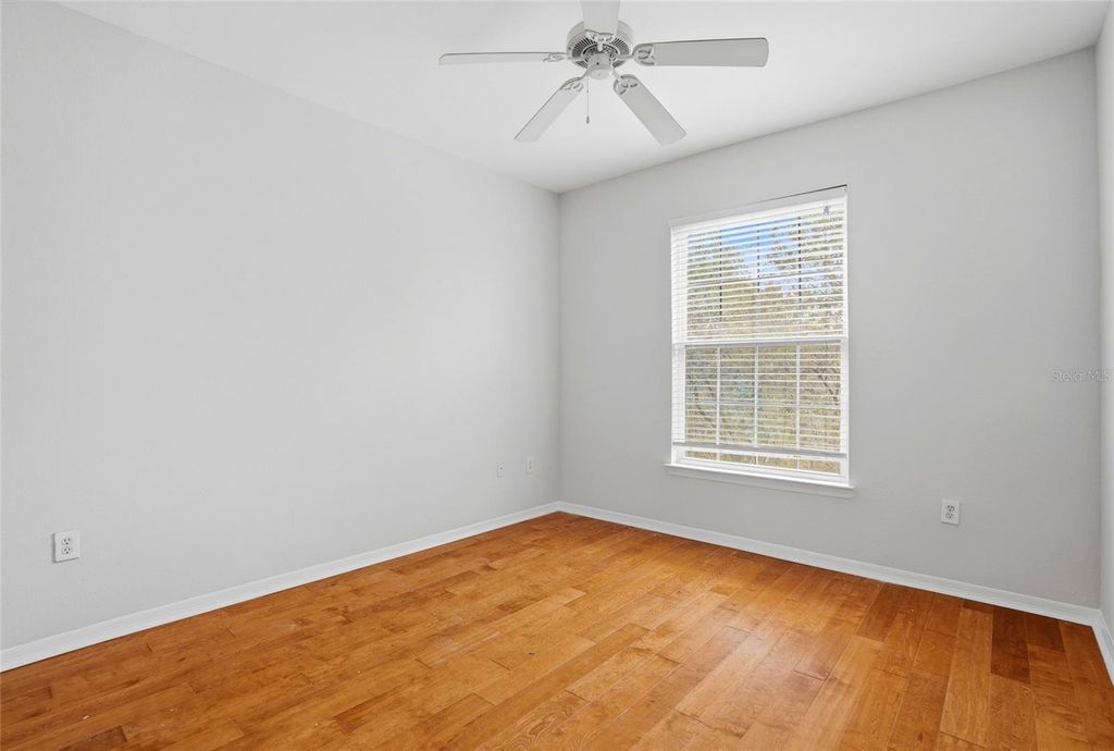 Image 8 of property listing at 9916 COURTNEY PALMS BOULEVARD 302, Tampa, FL 33619