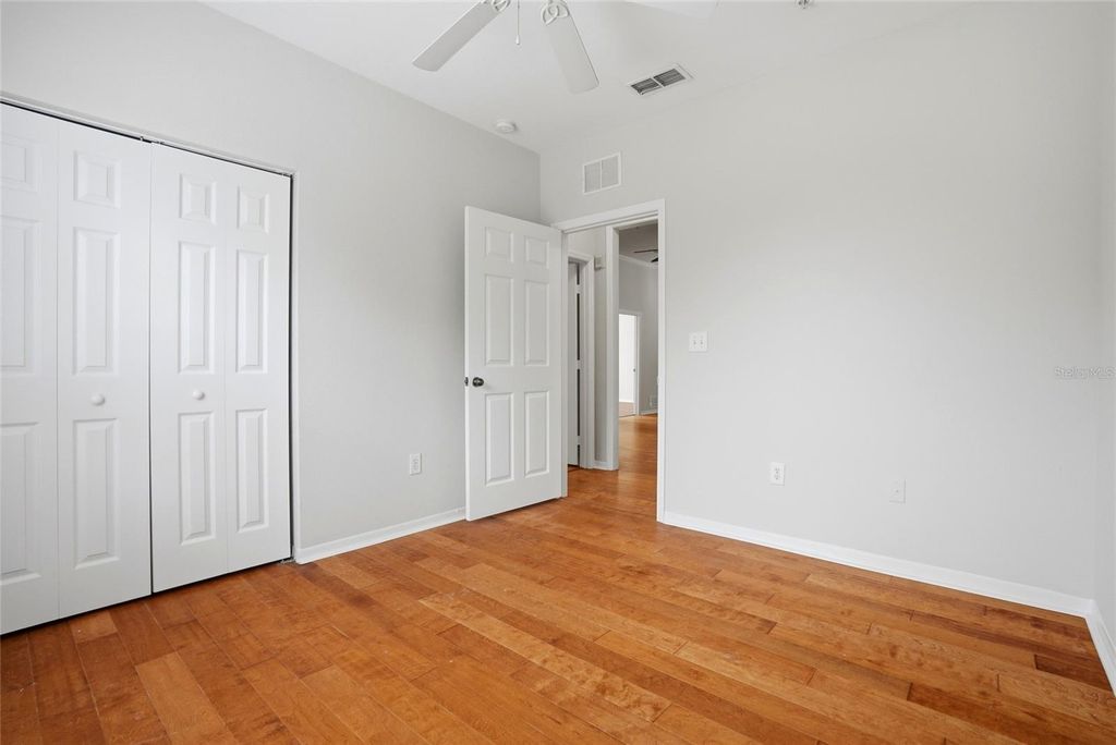 Image 10 of property listing at 9916 COURTNEY PALMS BOULEVARD 302, Tampa, FL 33619