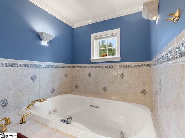 158 Lake Bowen Drive, Inman, SC 29349