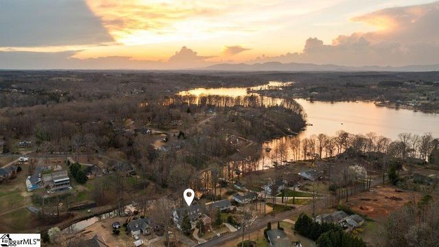 158 Lake Bowen Drive, Inman, SC 29349