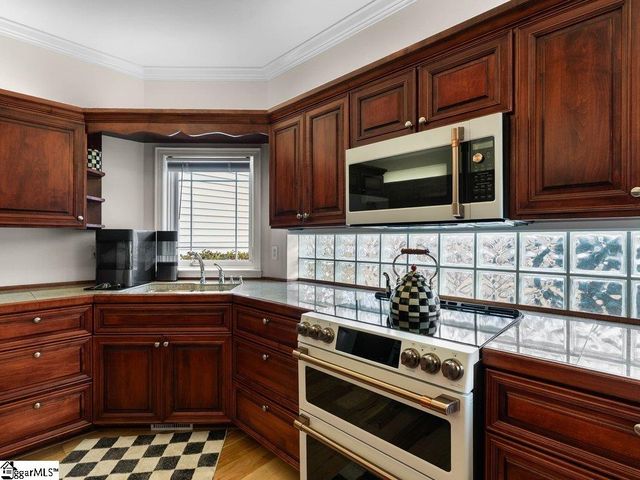 158 Lake Bowen Drive, Inman, SC 29349