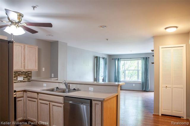 100 Evergreen Trail 60, Lake Orion, MI 48362