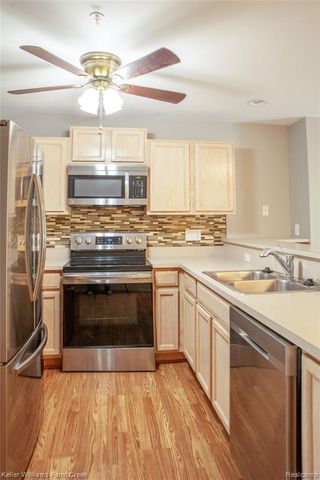 100 Evergreen Trail 60, Lake Orion, MI 48362