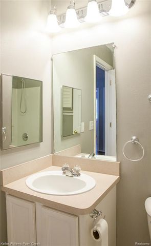 100 Evergreen Trail 60, Lake Orion, MI 48362
