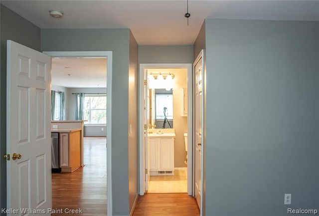100 Evergreen Trail 60, Lake Orion, MI 48362