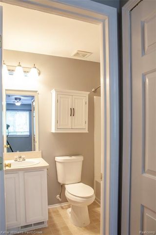 100 Evergreen Trail 60, Lake Orion, MI 48362