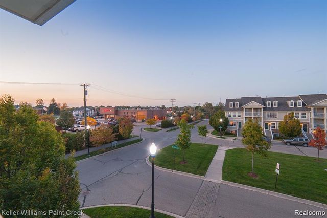 100 Evergreen Trail 60, Lake Orion, MI 48362