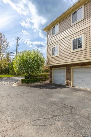 100 Evergreen Trail 60, Lake Orion, MI 48362