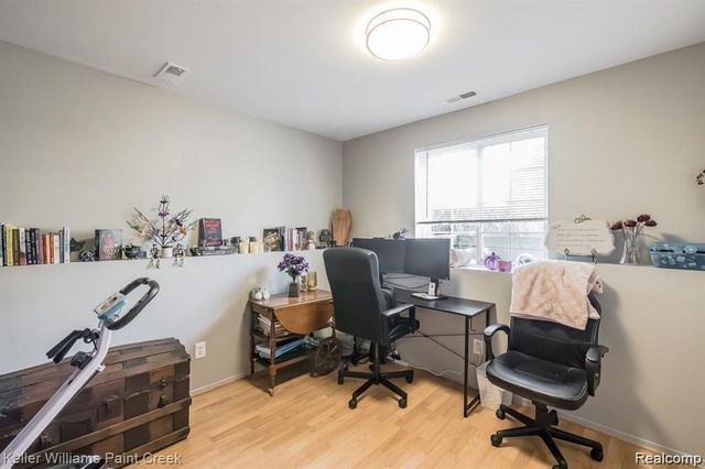 100 Evergreen Trail 60, Lake Orion, MI 48362