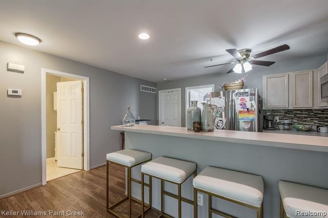 100 Evergreen Trail 60, Lake Orion, MI 48362