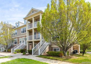 100 Evergreen Trail 60, Lake Orion, MI 48362