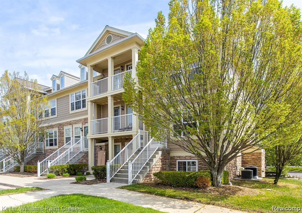 100 Evergreen Trail 60, Lake Orion, MI 48362