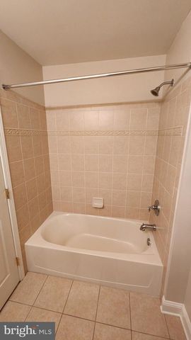 1557 EMERSON DR, Mount Joy, PA 17552