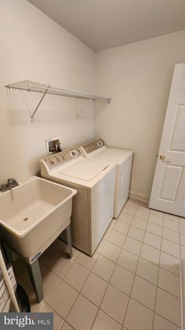 1557 EMERSON DR, Mount Joy, PA 17552