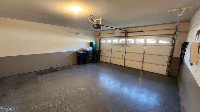 1557 EMERSON DR, Mount Joy, PA 17552