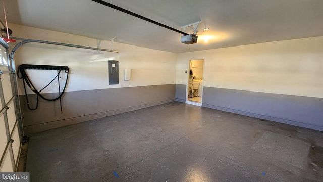 1557 EMERSON DR, Mount Joy, PA 17552