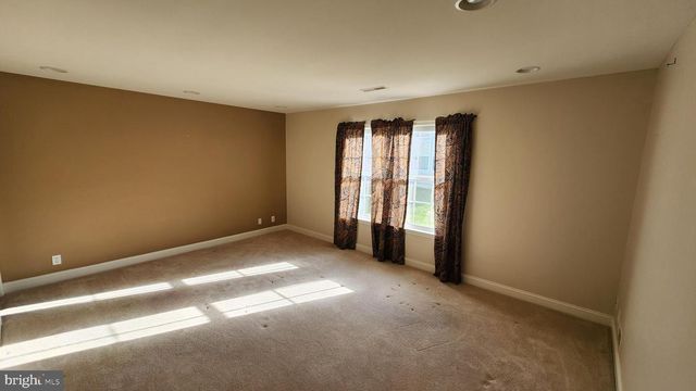 1557 EMERSON DR, Mount Joy, PA 17552